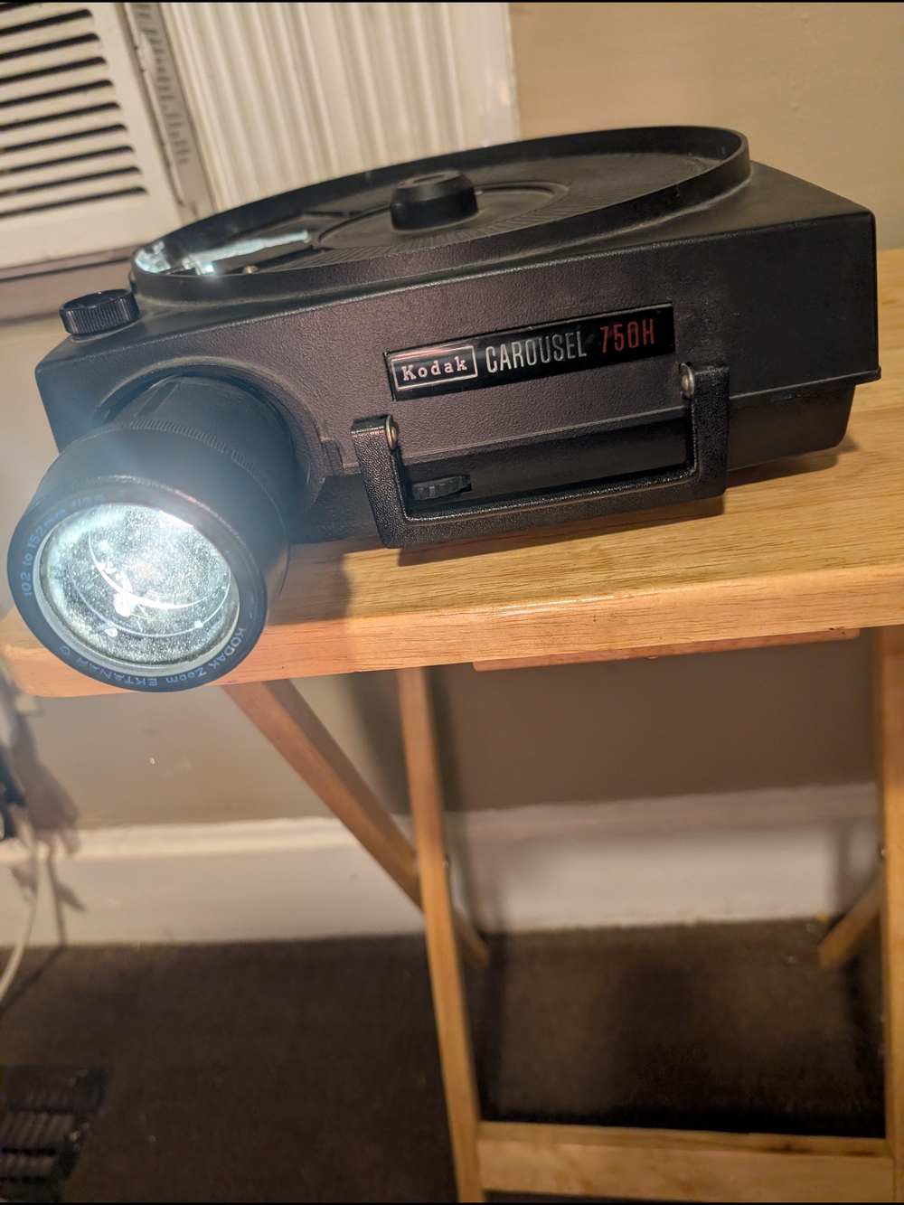 Kodak Carousel 750H Slide Projector — Black